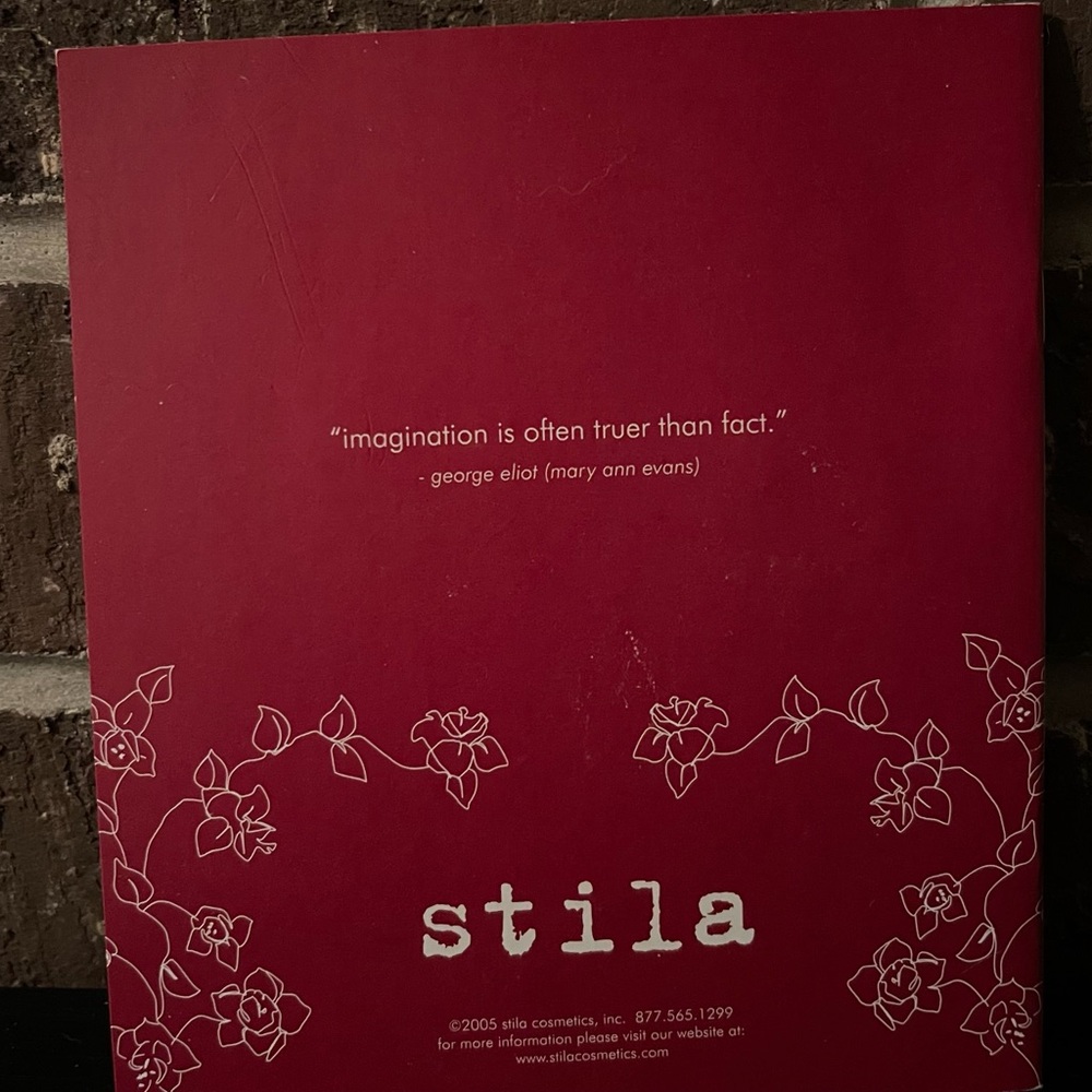 Stila Fall 2005 Collection Booklet - Picture 2 of 3